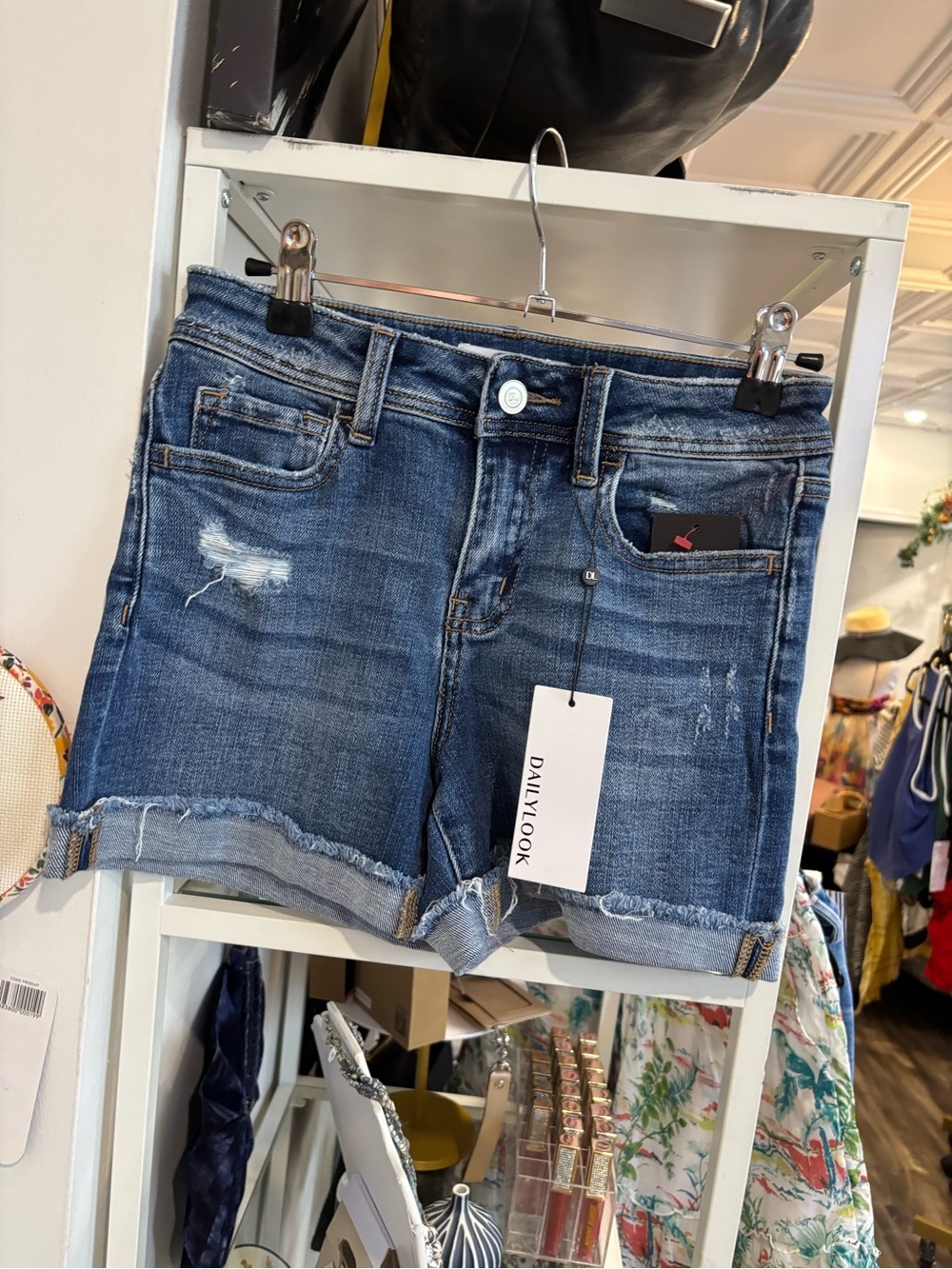 Dailylook Women’s Mid-Rise Distressed Denim Shorts - Blue